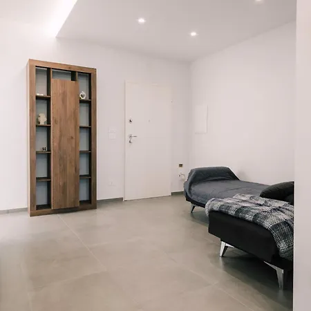 Daisy - Cozy With Balcony - Apartment Molfetta