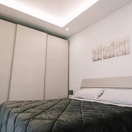 Daisy - Cozy With Balcony - Apartment