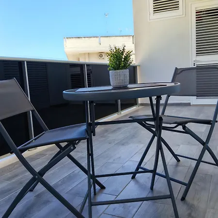 Daisy - Cozy With Balcony - Apartment Molfetta